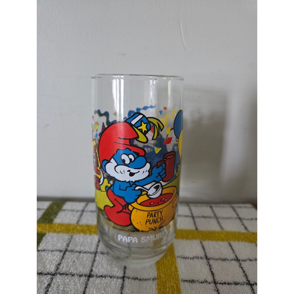 Vintage 1983 Smurfs Glass Papa Smurf Party Punch Wallace Berrie Peyo Collector